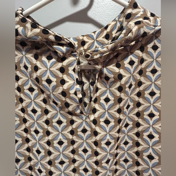 Tommy Hilfiger Black and Cream Puff Sleeve Blouse, Suit Separate - Picture 6 of 14